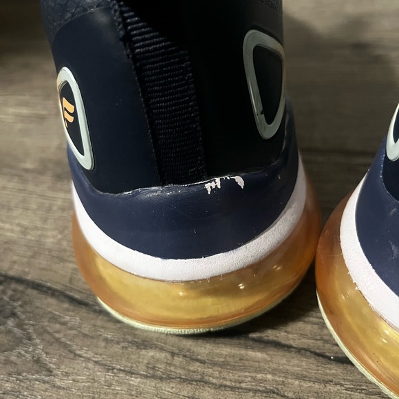 Used Fabletics sneaker - Picture 2 of 7